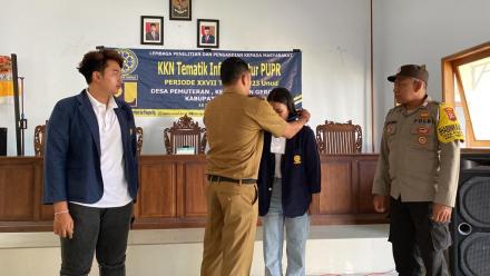 Perpisahan Mahasiswa KKN Dari Universitas Udayana Denpasar